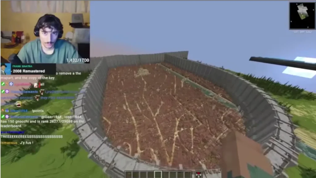 Minecraft Attack on Titan gameplay